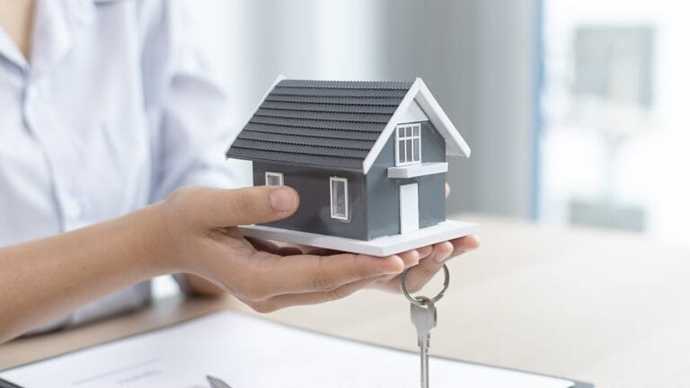 House Hacking Guide: What It Is & How to Start in Real Estate