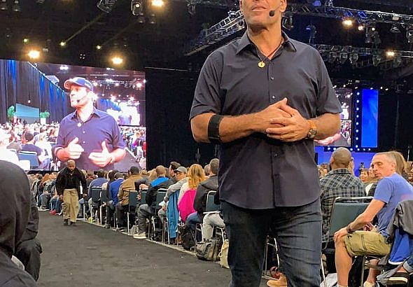 Tony Robbins Seminar unleash the power within