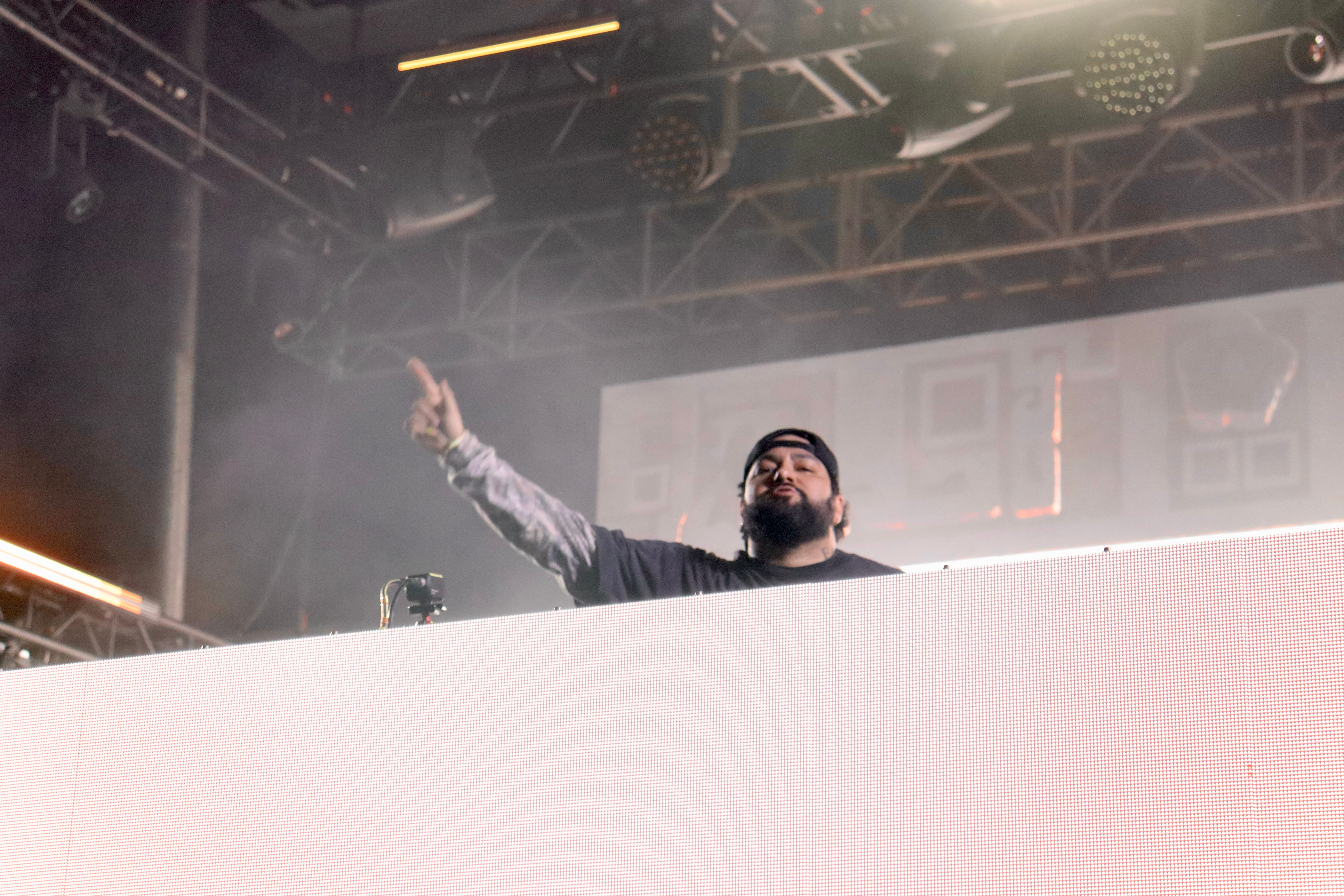 Deorro closing set at DUSK