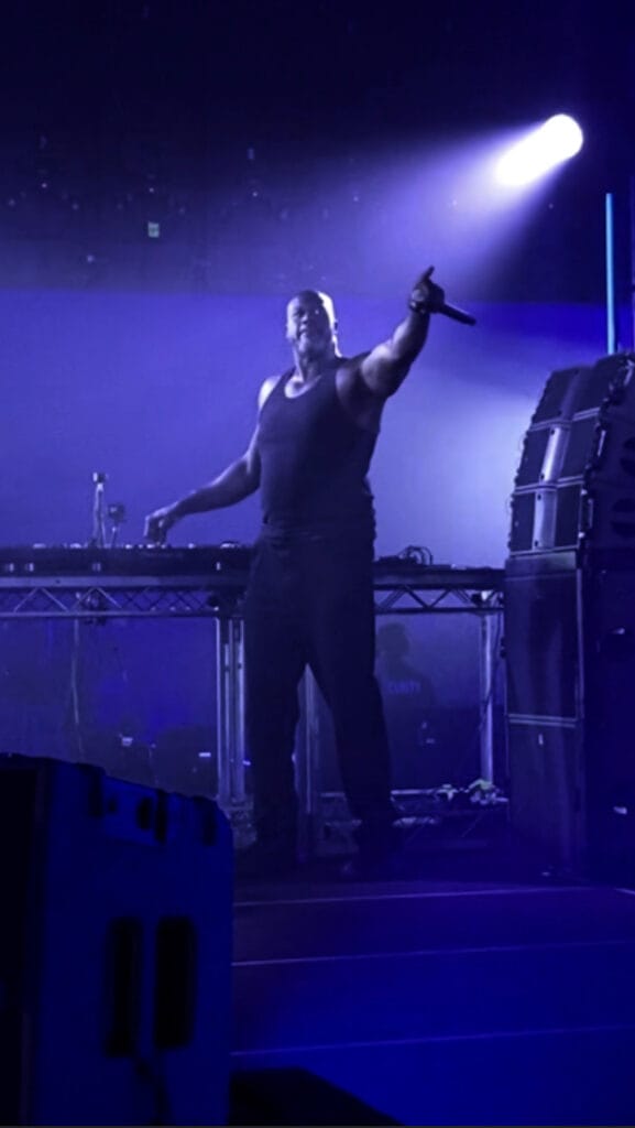 45213743 691c 4796 b53d 10a9150ce3a1 l0 001 8 21 2025 9 50 47 pm Shaquille O’Neal’s evolution into DJ Diesel is a rare case of a global sports icon earning genuine respect in one of music’s most aggressive subcultures: modern bass-heavy EDM. Far from a novelty act, he has built a second prime through relentless touring, festival main stages, and a mindset that treats every set like a Game.​