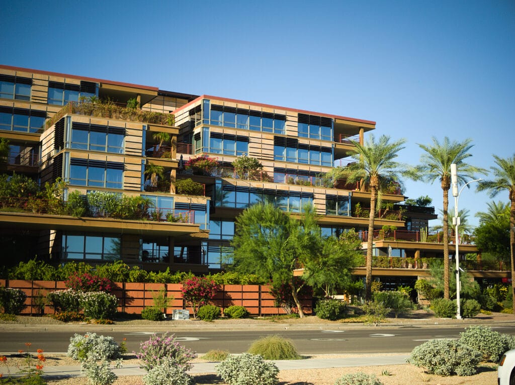 optimascottsdale Scottsdale has become one of the most recognized destination cities in Arizona. Not only for locals, but for travelers across the country who want a mix of culture, luxury, and lively energy. The city blends Old West roots with modern sophistication, which creates an atmosphere you don’t find in most desert destinations. It feels classic and modern at the same time, and that contrast is part of its appeal.