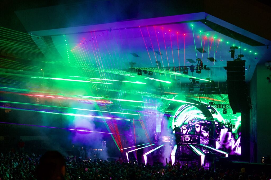 shot3levity Levity brought their full-scale LASERSHIP production to Arizona for a completely sold-out night at Mesa Amphitheatre. From the moment the lights went down, it was clear the trio came prepared to deliver an unforgettable experience.