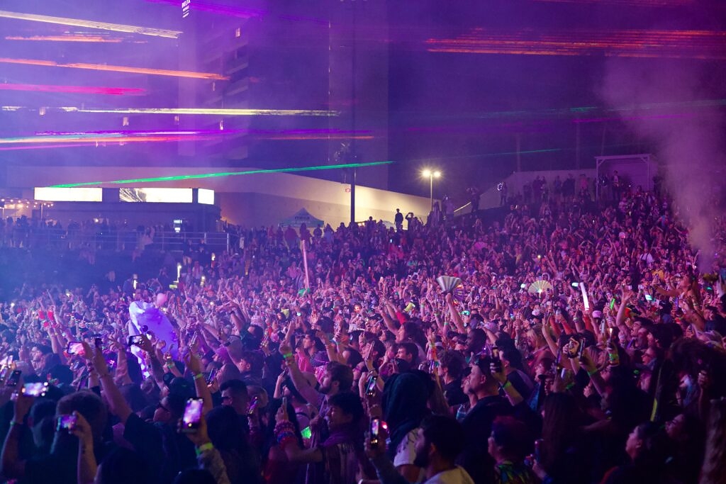 shot5levity Levity brought their full-scale LASERSHIP production to Arizona for a completely sold-out night at Mesa Amphitheatre. From the moment the lights went down, it was clear the trio came prepared to deliver an unforgettable experience.