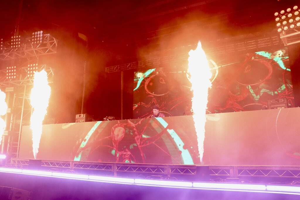 shot3 System Overload touched down at Rawhide Event Center in Chandler, Arizona, and immediately felt like something that wasn’t designed to “try out” a concept, but to launch it. Ticket sales clearly landed in the strong category, and Relentless Beats has already fueled speculation for a return, with founder Thomas Turner replying to fans on Instagram confirming plans for a Year 2. From the first hour on Friday to the final moments on Saturday, System Overload proved there’s real demand for a bass-only weekend that’s staged like a top-tier festival.