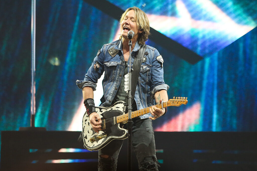 shutterstock 1215061138 Every spring, a patch of desert outside Phoenix turns into one of the rowdiest country music weekends in the country. It’s the kind of place where you show up for the lineup and stay for everything happening in between.