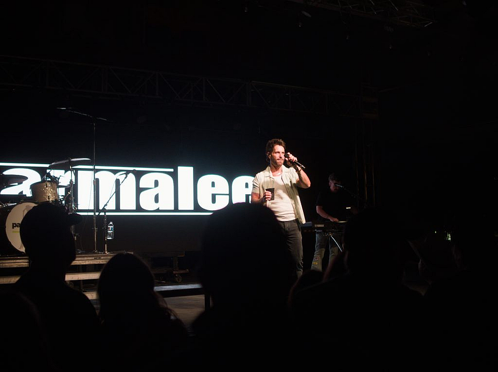 1011294 Parmalee knows how to keep a crowd involved. During the band’s performance at Harold’s Cave Creek Corral over the weekend, the country group moved comfortably between its own music and familiar hits from across the radio dial, giving the audience plenty of reasons to sing along.
