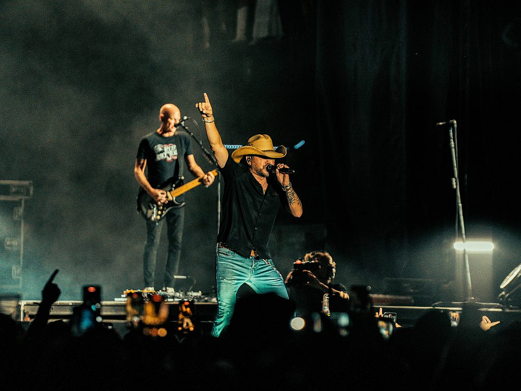Hondo Rodeo Fest Returns to Phoenix With Tim McGraw, Blake Shelton and a $1 Million Rodeo 5 cdg05484 Three days of championship rodeo, major country music headliners and a massive Western street festival are headed back to Chase Field November 13-15.