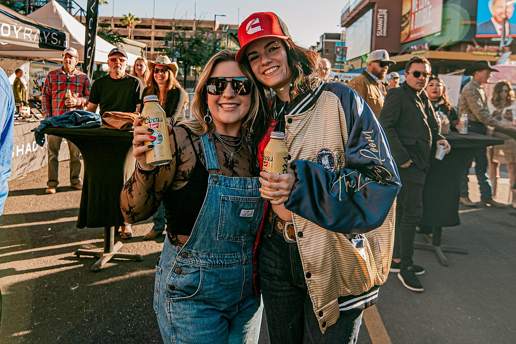 Hondo Rodeo Fest Returns to Phoenix With Tim McGraw, Blake Shelton and a $1 Million Rodeo 6 the hondo 3 Three days of championship rodeo, major country music headliners and a massive Western street festival are headed back to Chase Field November 13-15.
